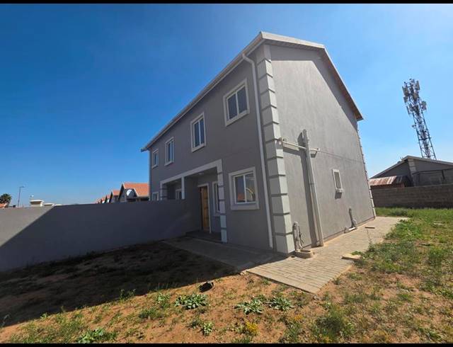 2 BEDROOM DUPLEX FOR SALE IN BUHLE PARK